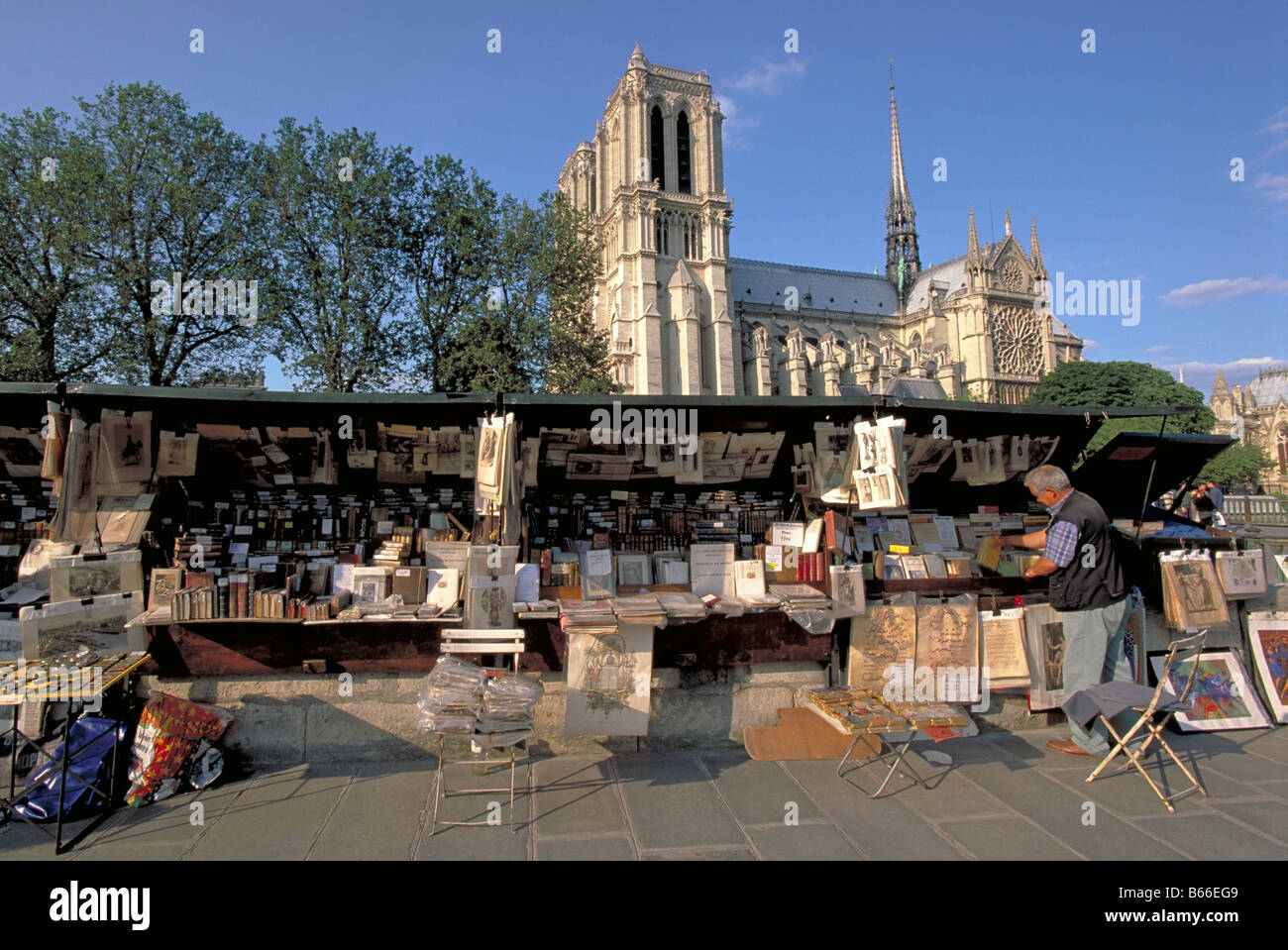 Elk169 0006 Frankreich Paris Quartier Latin Notre Dame Buchhandlungen entlang der Seine Stockfoto