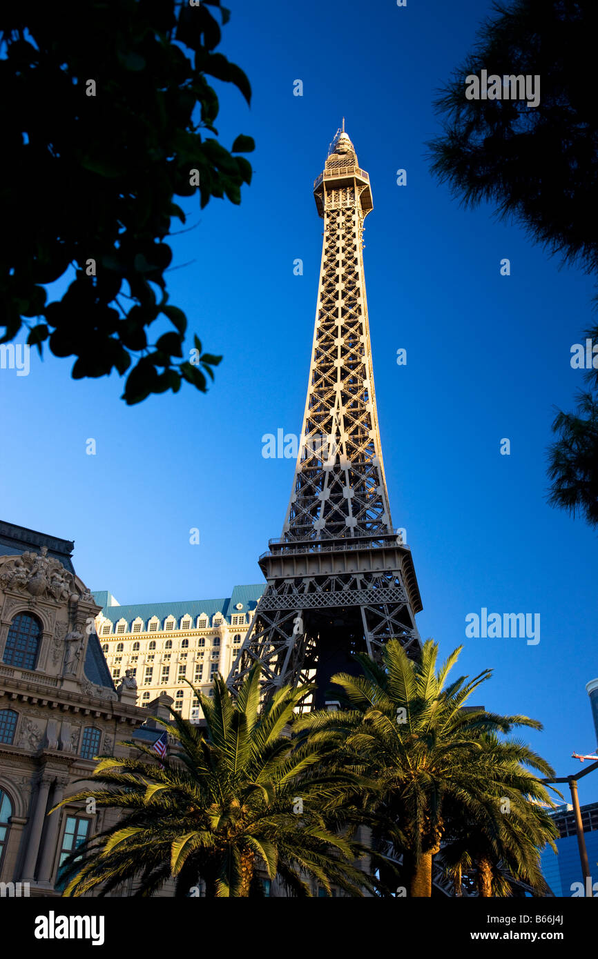 Der Eiffelturm Replik im Paris Hotel and Casino Las Vegas Nevada Stockfoto