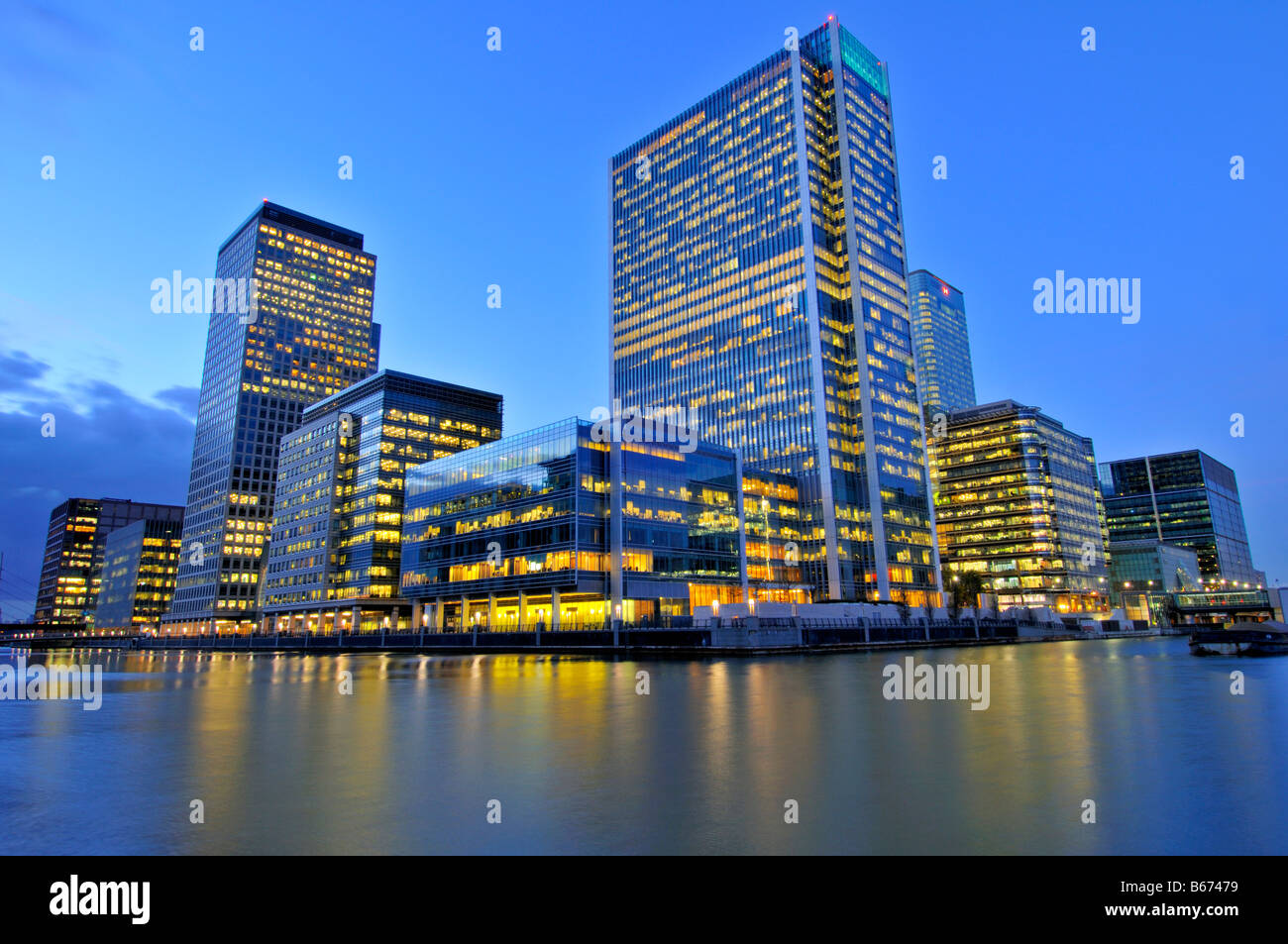 Nachtansicht Canary Wharf Estate, London, Vereinigtes Königreich Stockfoto