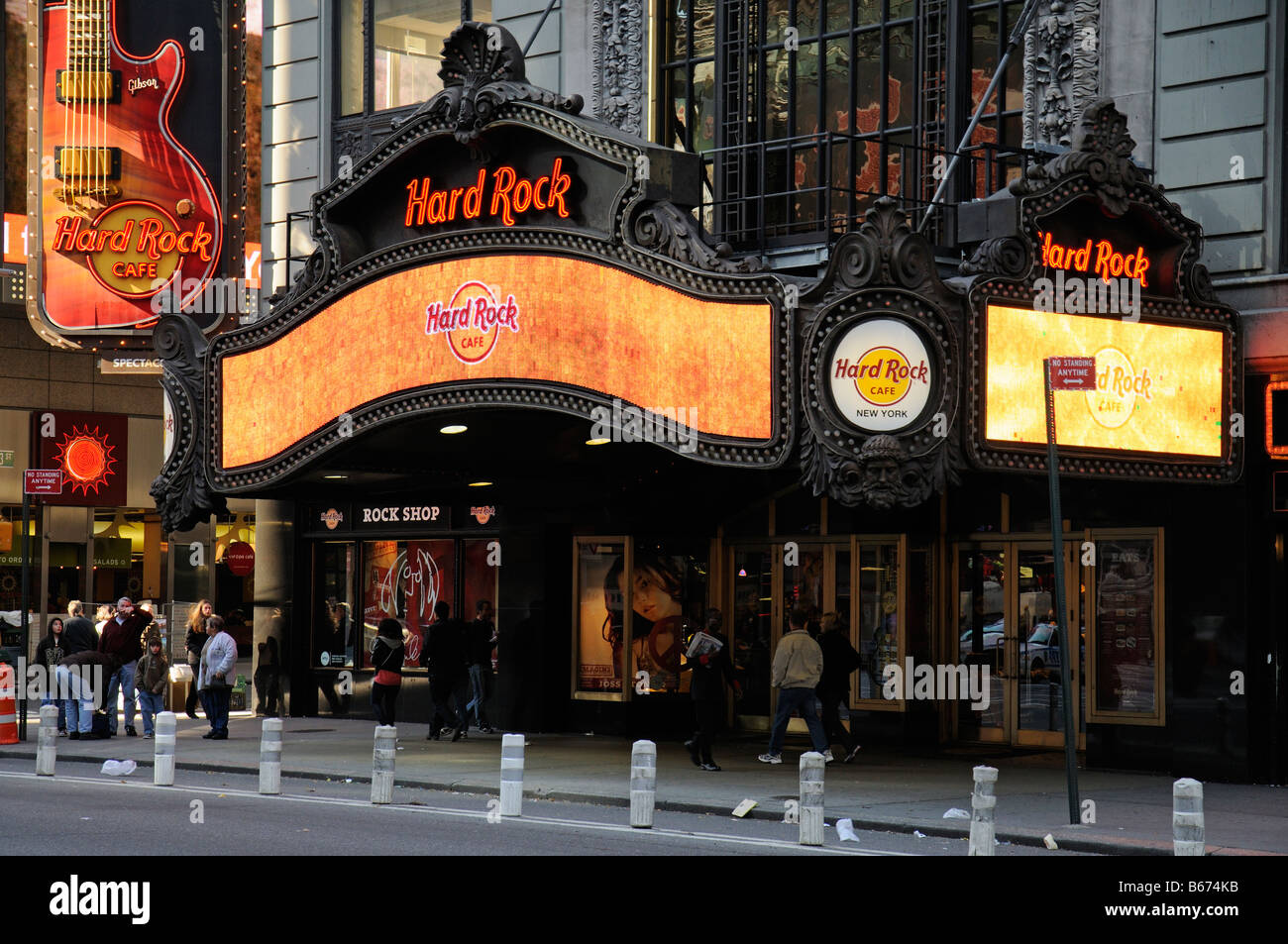 Hard Rock Cafe Am Broadway Times Square New York Usa Stockfotografie Alamy