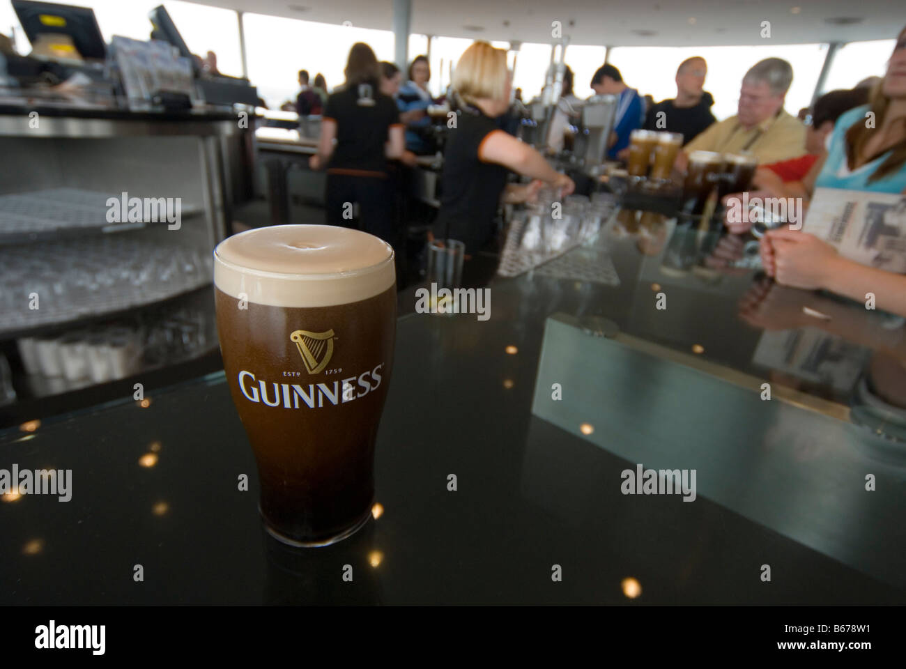 Der Gravity Bar, The Guinness Storehouse in Dublin, Irland Stockfoto
