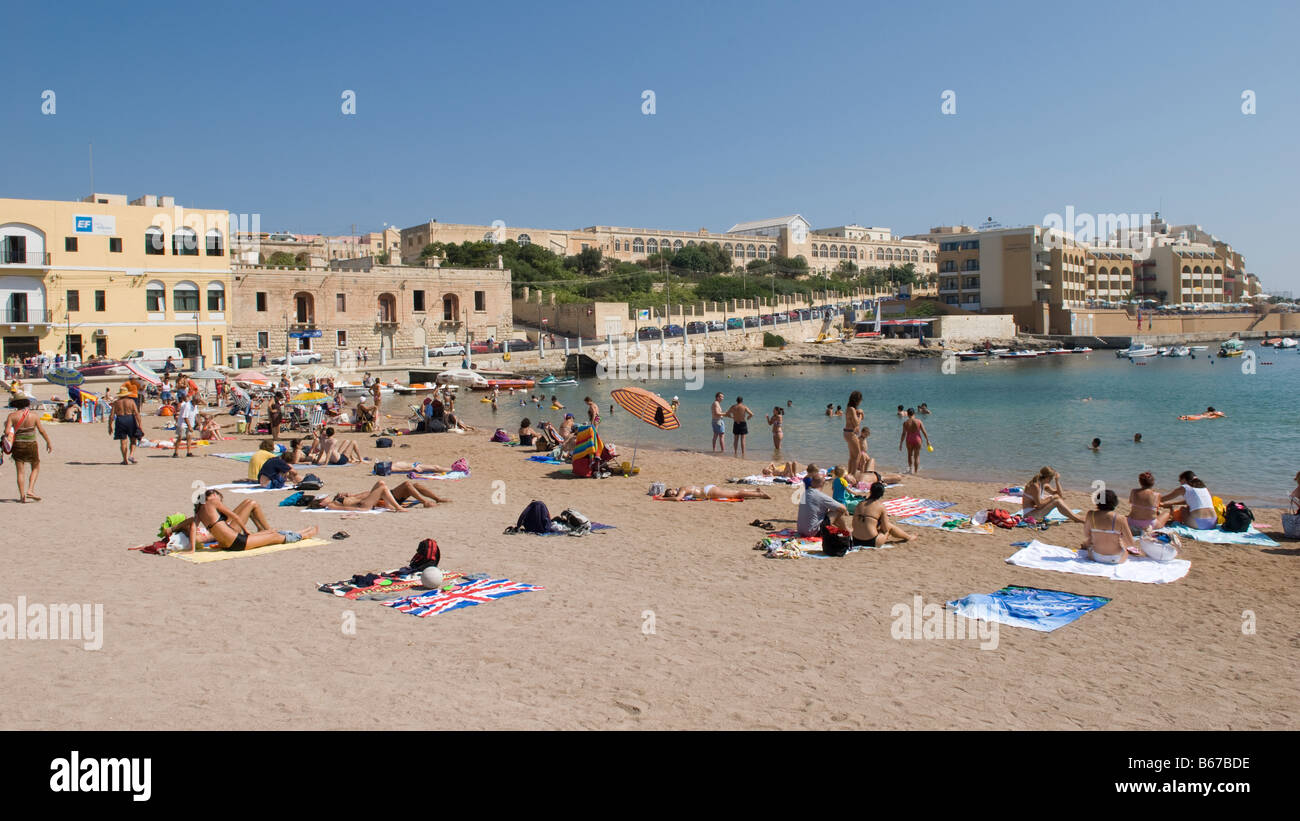 strand-von-st-george-bay-st-julians-paceville-malta-stockfotografie
