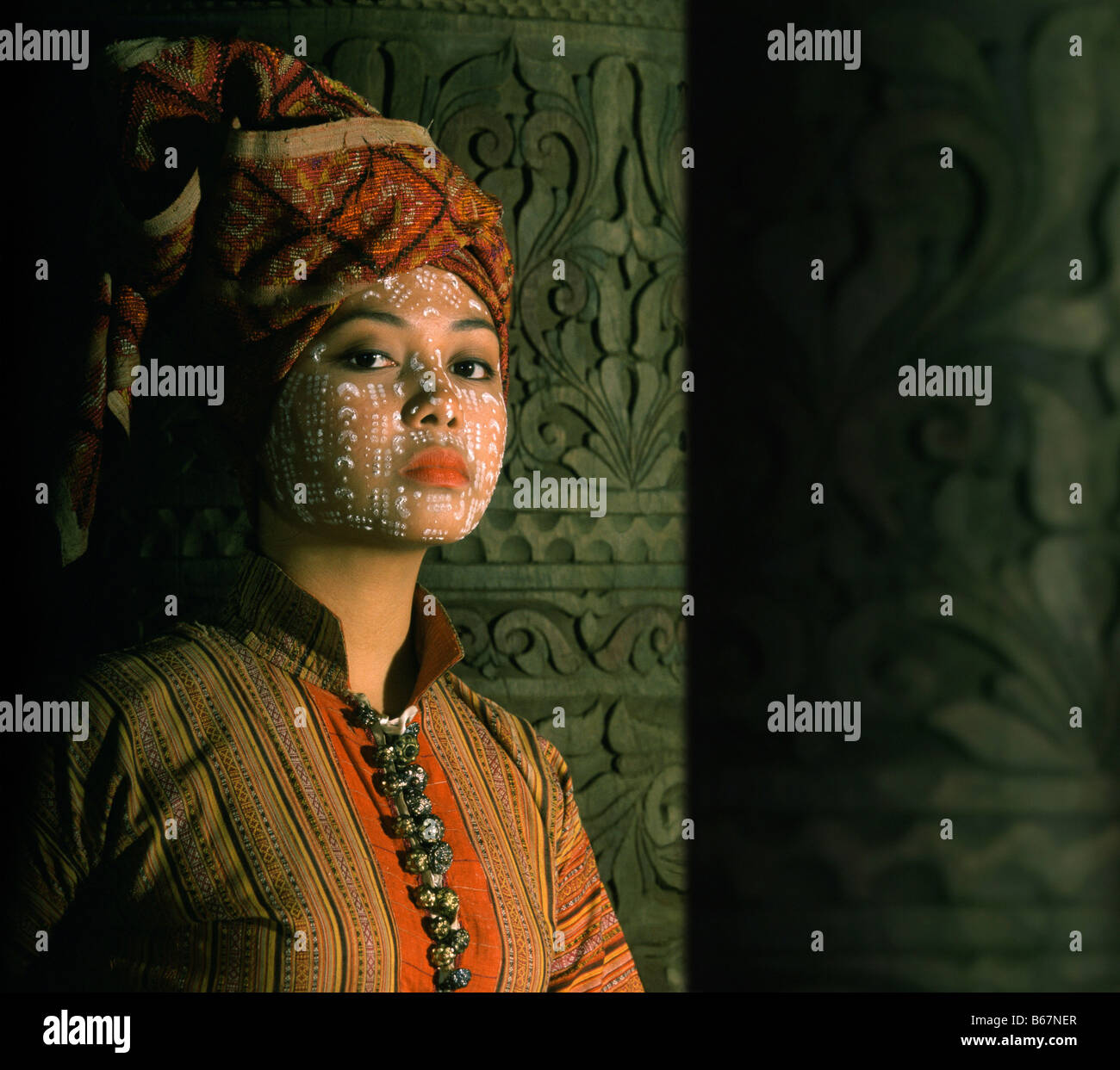 Yakan Braut mit traditionellen Haut Dekoration und Turban, der Insel Basilan, Philippinen, Asien Stockfoto