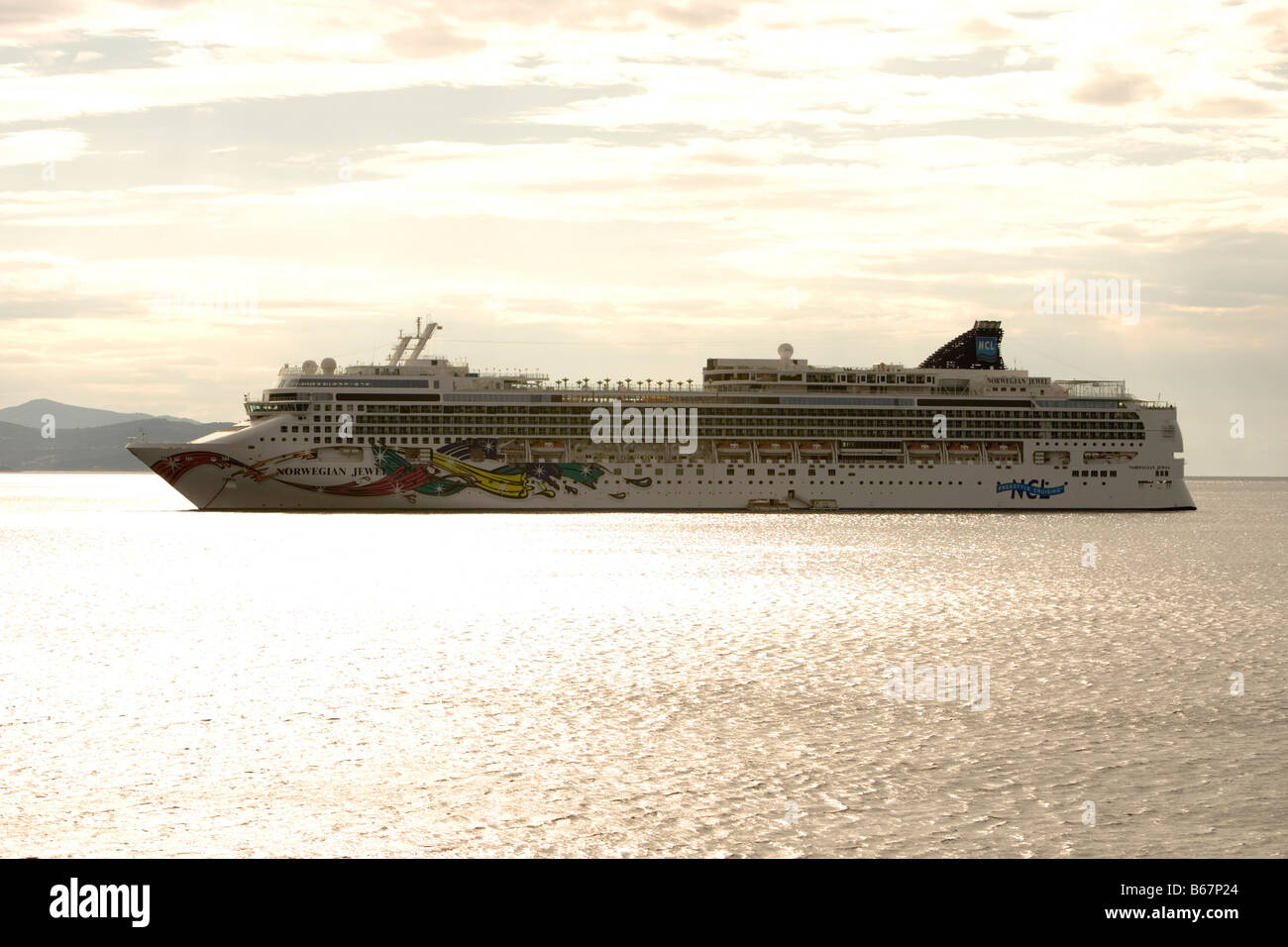 Kreuzfahrtschiff Norwegian Jewel (Norwegian Cruise Lines), Dubrovnik, Dubrovnik-Neretva, Kroatien Stockfoto