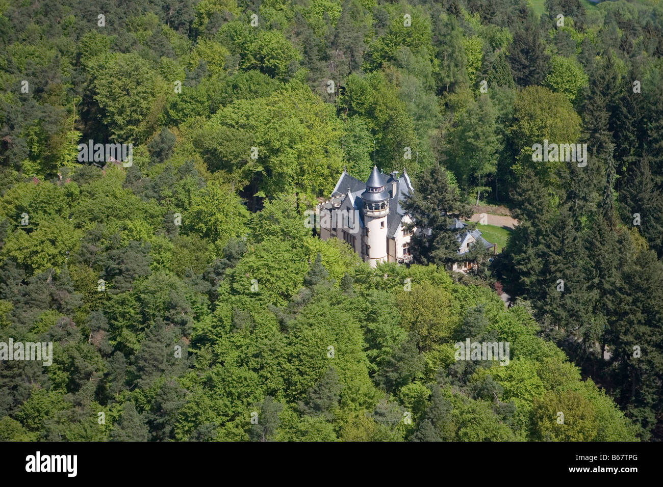 Luftaufnahme Der Burg Schloss Hohenwehrda Internat Hermann Lietz Schule Wehrda Haunetal Wehrda Rhon Hessen Deutschland Stockfotografie Alamy