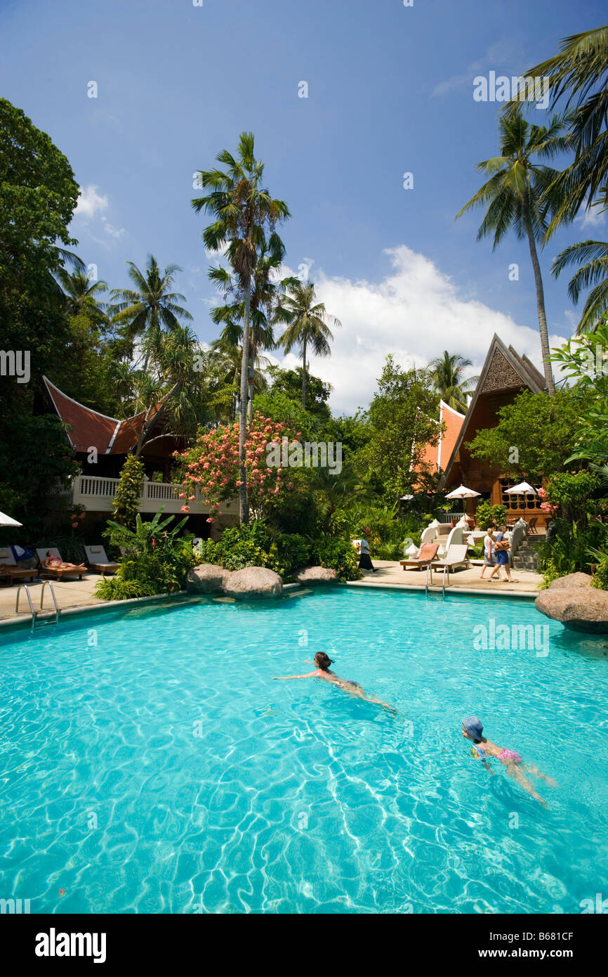Mutter Und Kind Baden Im Schwimmbad Von Marina Ferienhaus Phuket Karon Beach Ao Katong Hut Katong Phuket Thailand Af Stockfotografie Alamy