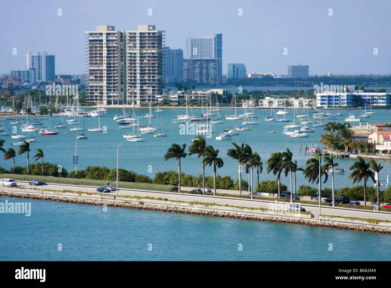 Biscayne Bay voller Segelboote in Miami. Stockfoto