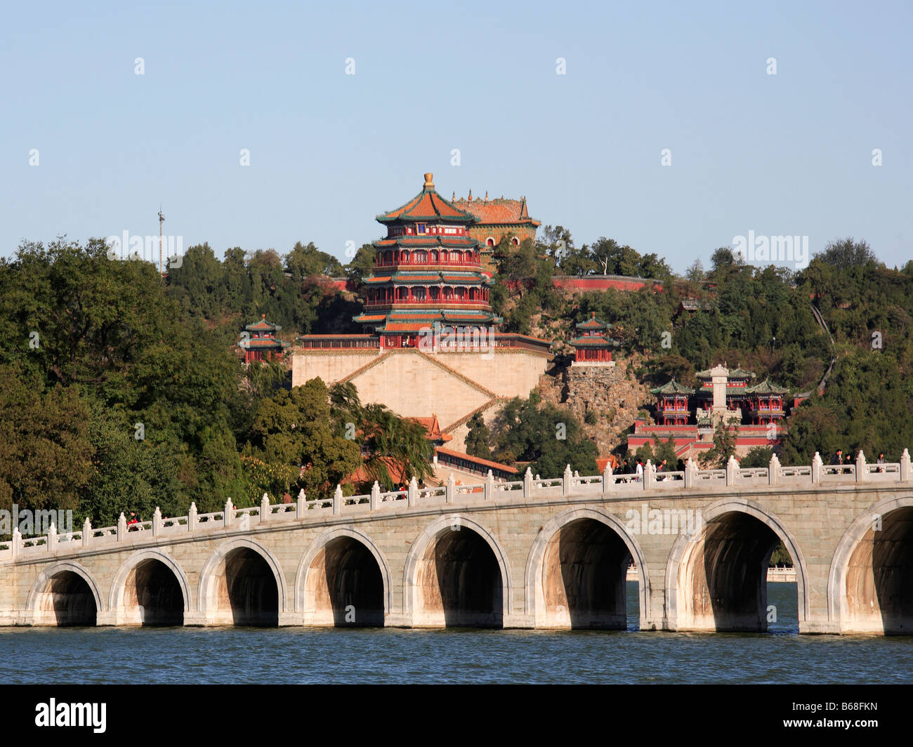 China Peking Sommerpalast-Brücke 17 Bögen Stockfoto