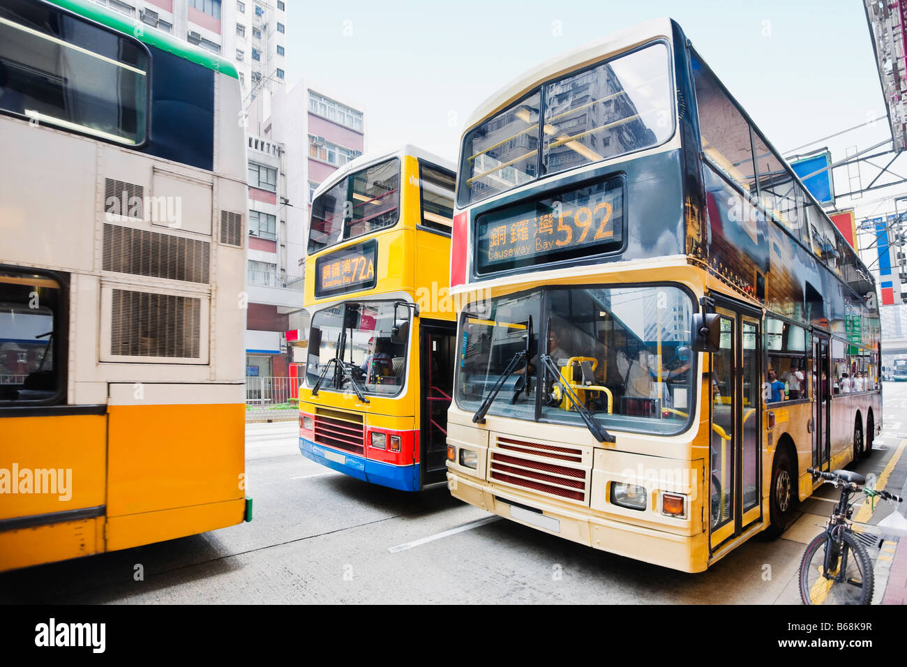 Busse auf der Straße, Hong Kong Island, Hongkong, China Stockfoto