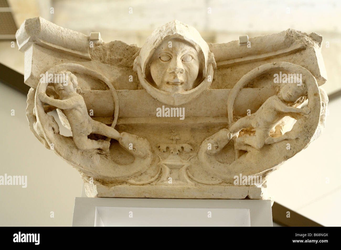 Hauptstadt der Spalte, Renaissance Skulptur, Musee Sainte Croix, Poitiers, Poitou, Frankreich Stockfoto