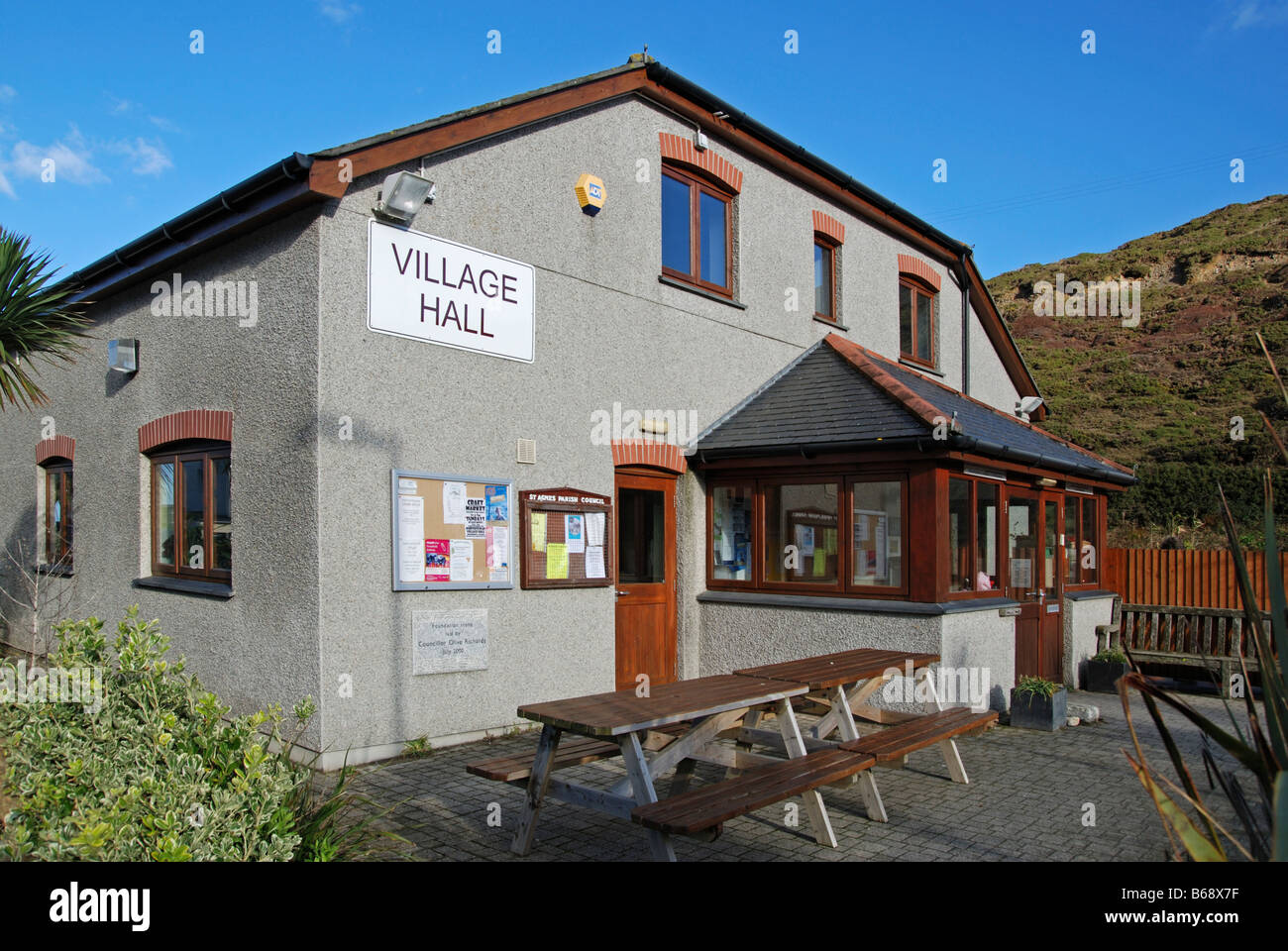 der neuen Dorfhalle bei Porthtowan in Cornwall, Großbritannien Stockfoto