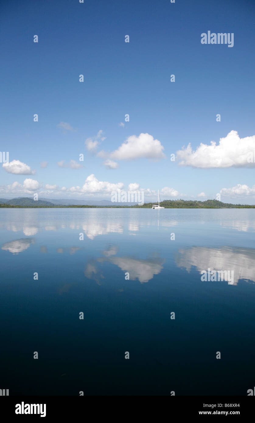 Segeln in Bocas del Toro Archipel Panama Karibikküste Stockfoto