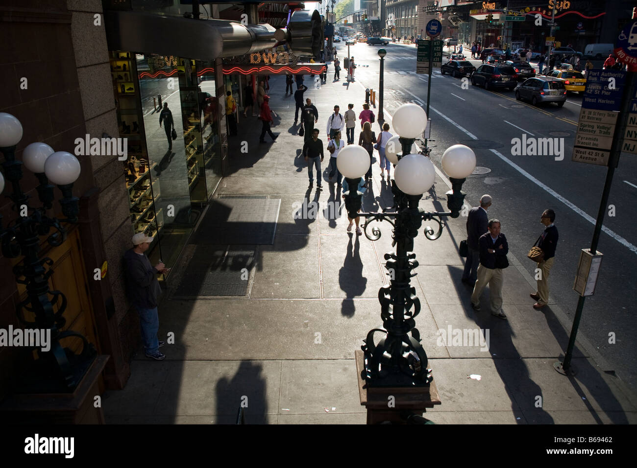 Schatten auf der 42nd Street New York City Stockfoto