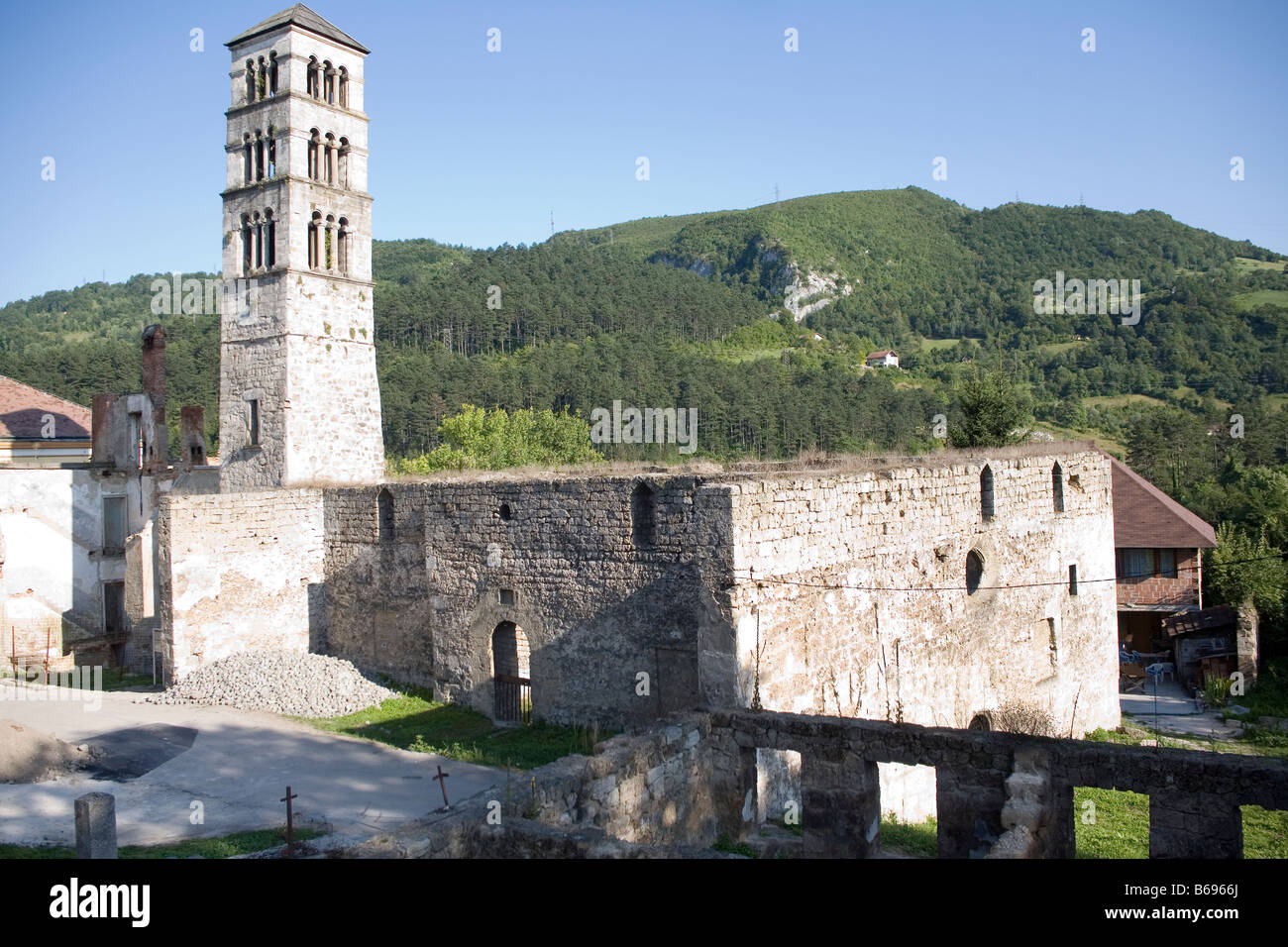 Bosnien und Herzegowina Erbe St Mary s Kirche mit St Luke s Bel Turm in alte Stadt von Jajce Stockfoto