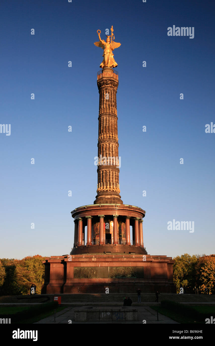 Siegessäule in Berlin, Deutschland; Siegessäule in Berlin; Statue von ...