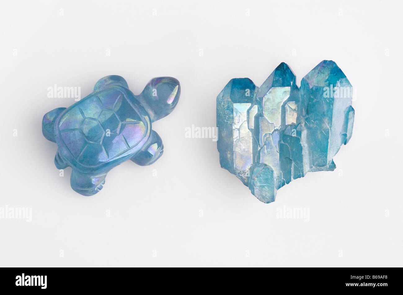 Aqua Aura-Quarz, verwachsenen Triplett Kristall und Schildkröte schnitzen Stockfoto