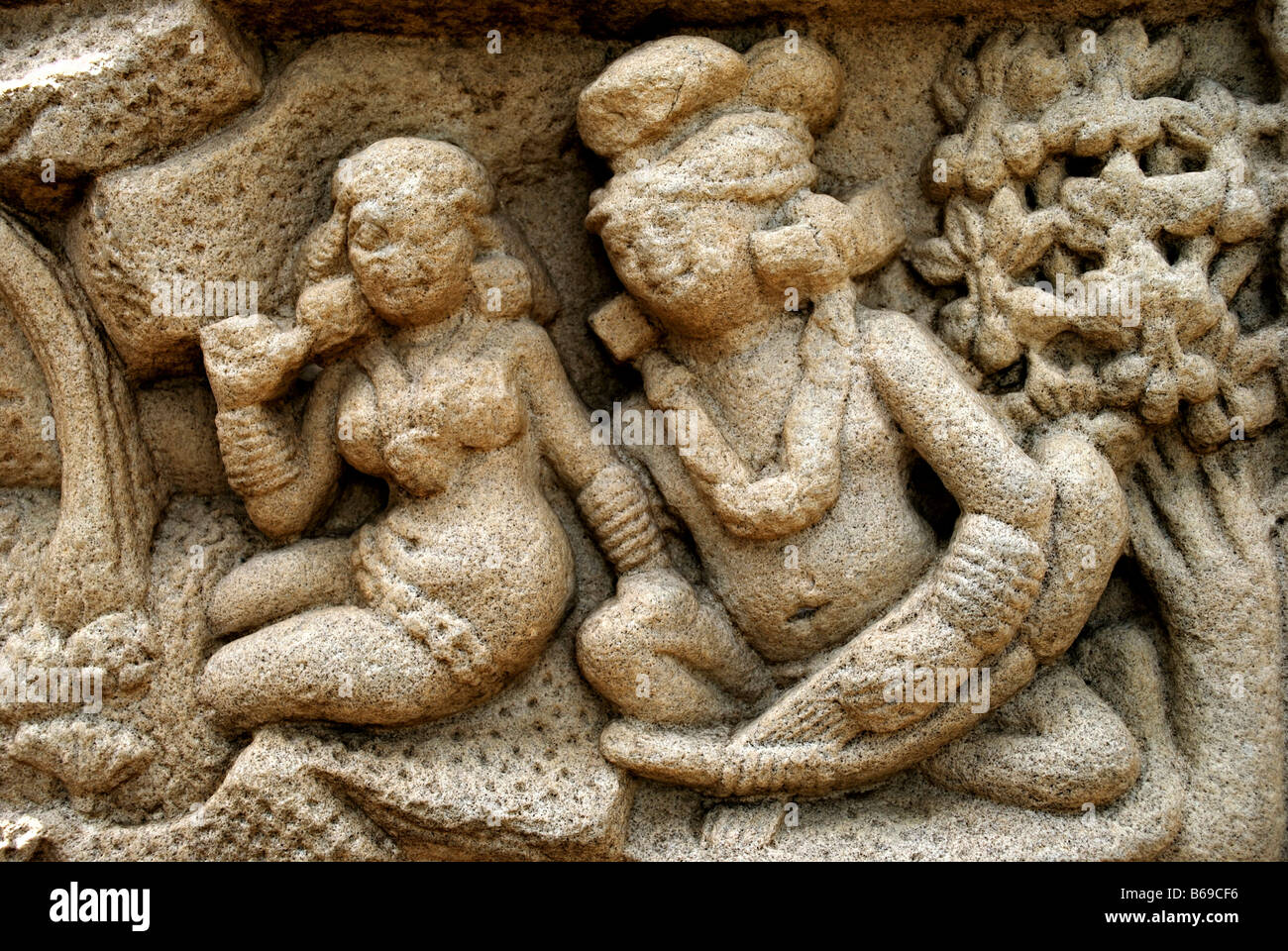 Geschnitzten Details Darstellung der Stupa-Puja, enthält, die Vögel, Tiere in der Puja, Sanchi, Madhya Pradesh, Indien. Stockfoto