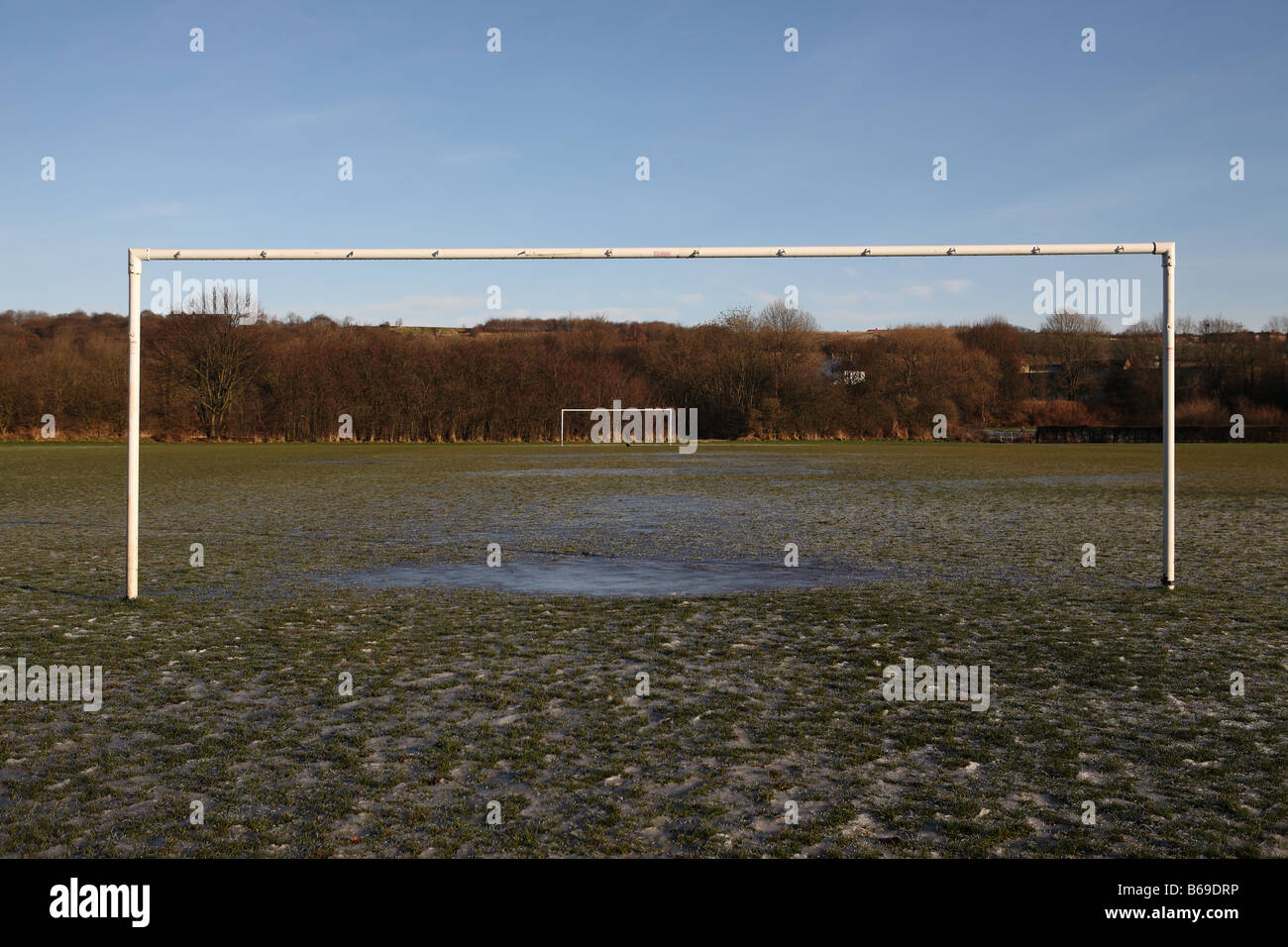Gefrorene Fußballplatz, England, Großbritannien Stockfoto