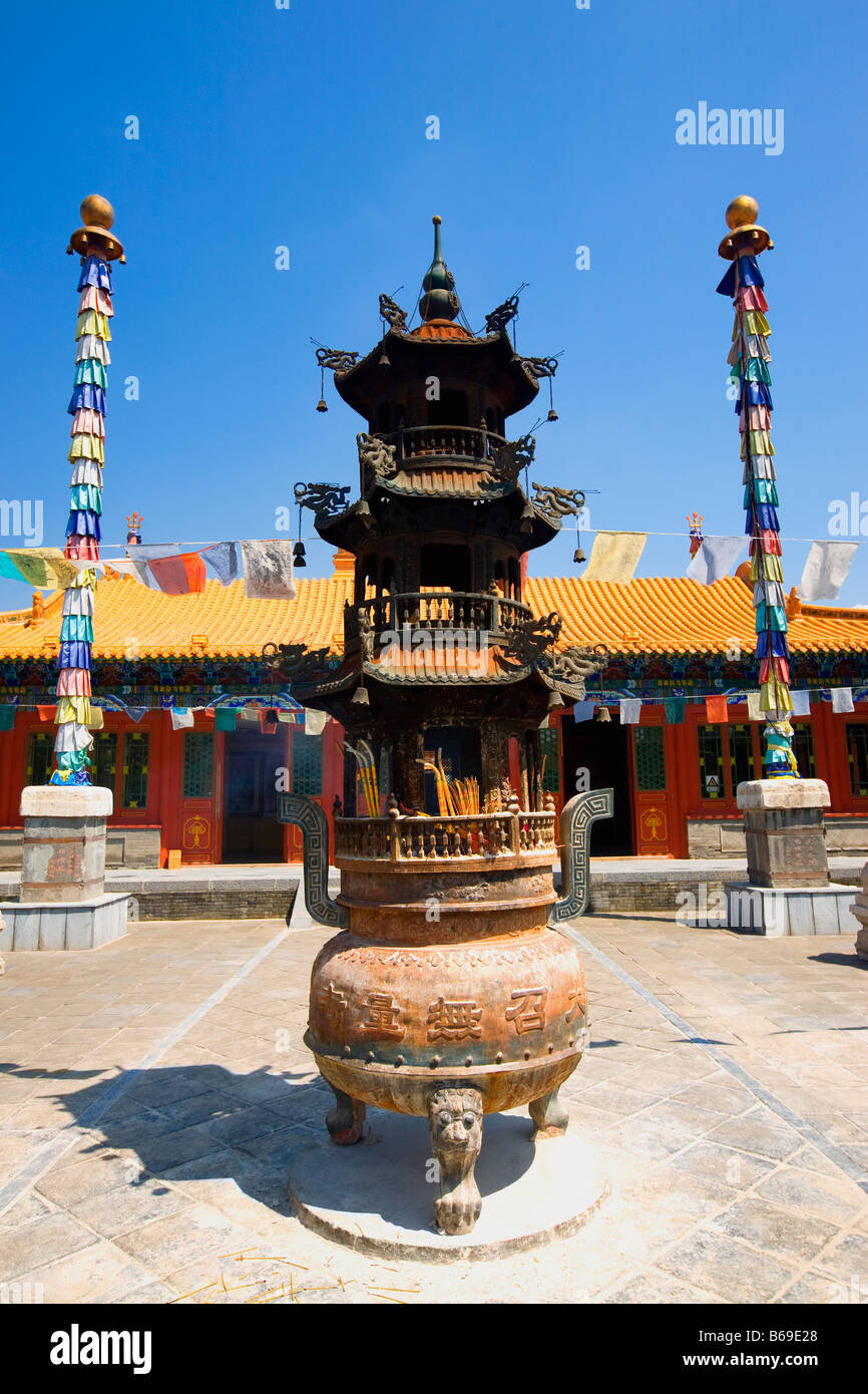 Skulptur vor einem Tempel, Da Zhao Tempel, Hohhot, Innere Mongolei, China Stockfoto