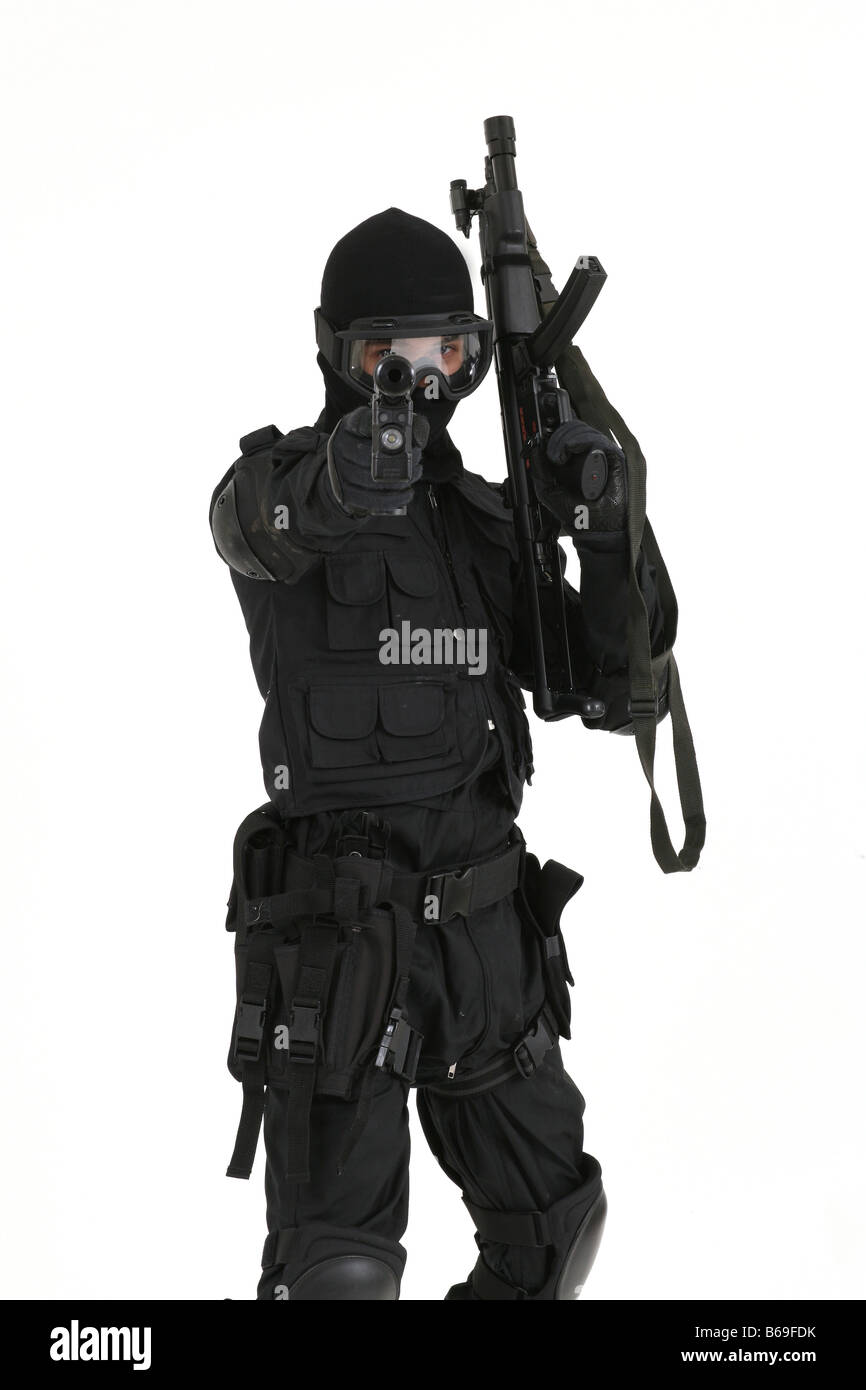 Soldat in der Uniform des SAS SBS und mit Waffen gekleidet Stockfoto