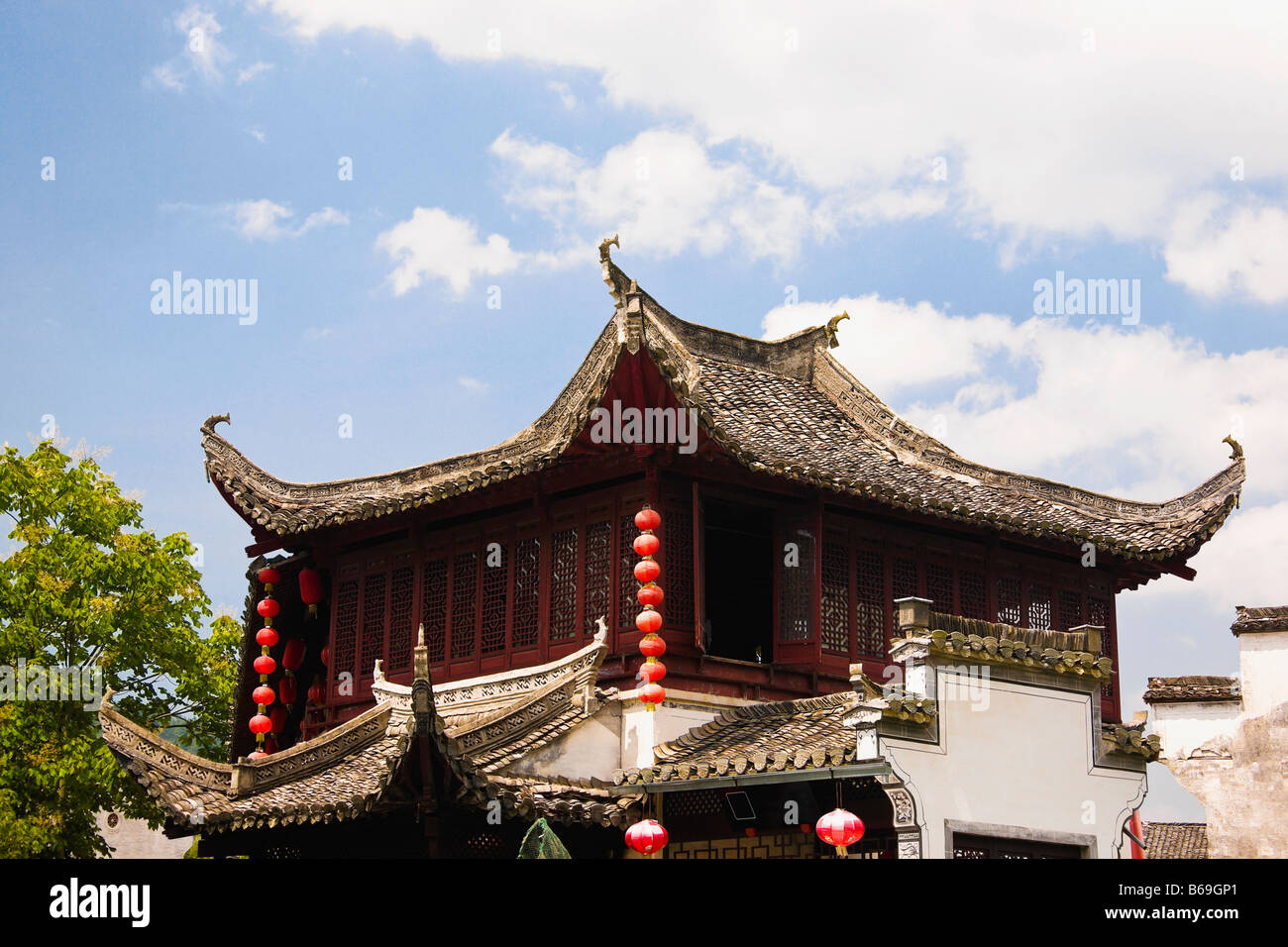 Niedrigen Winkel Ansicht eines Tempels, Xidi, Provinz Anhui, China Stockfoto