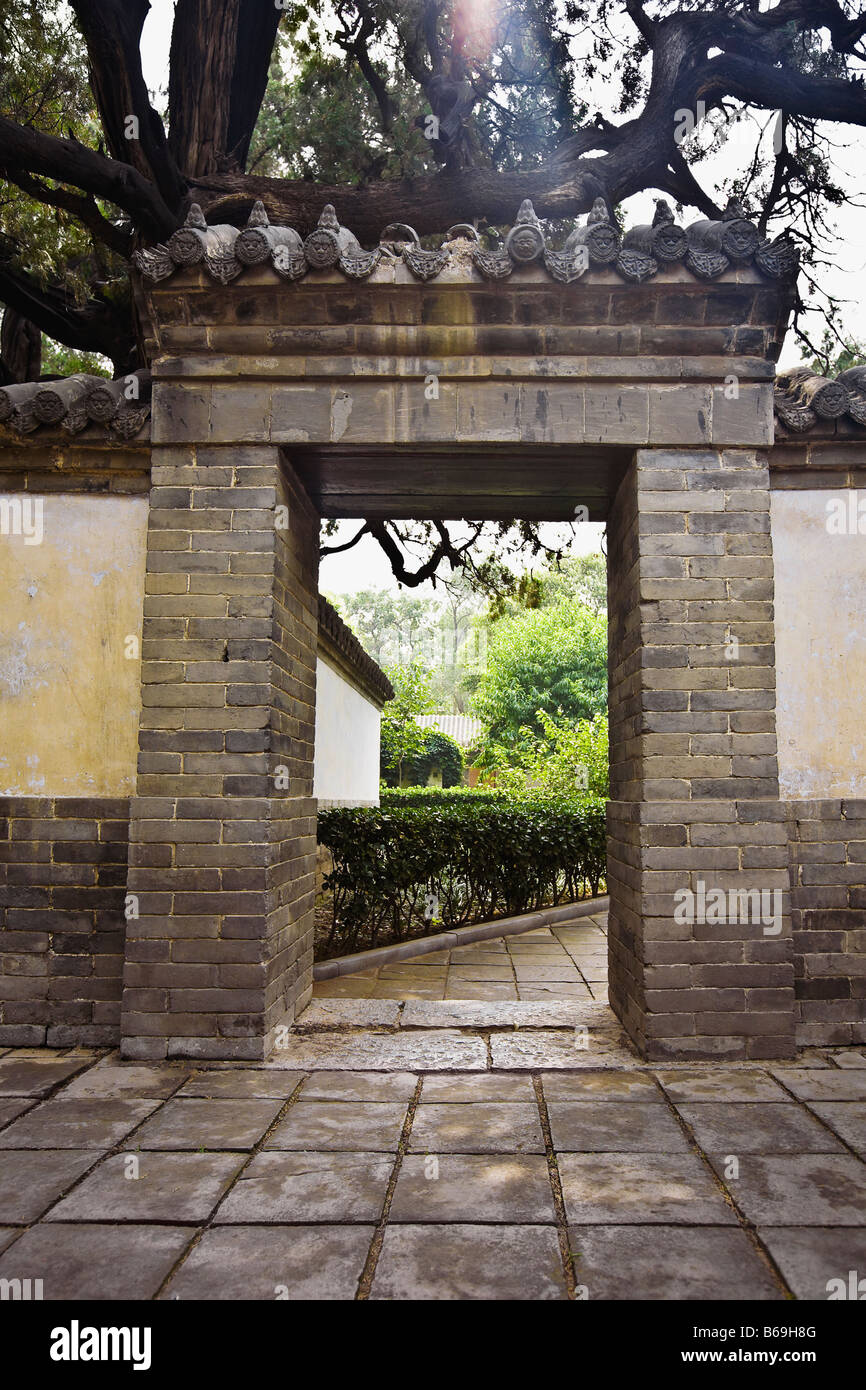 Eingang eines Tempels, Songyang Akademie, Shaolin Kloster, Mt Song, Provinz Henan, China Stockfoto