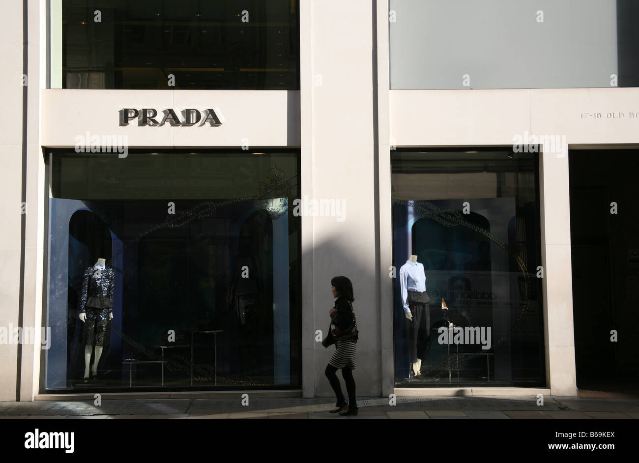 Prada-Geschäft in Old Bond Street, London Stockfoto