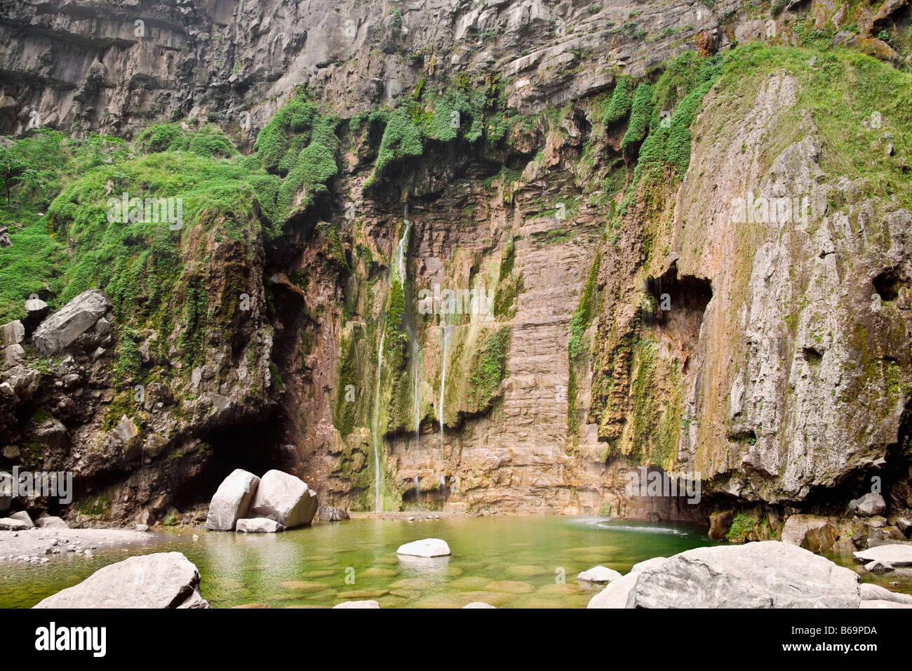 Felsen in einem Strom, Mt Yuntai, Jiaozuo, Provinz Henan, China Stockfoto