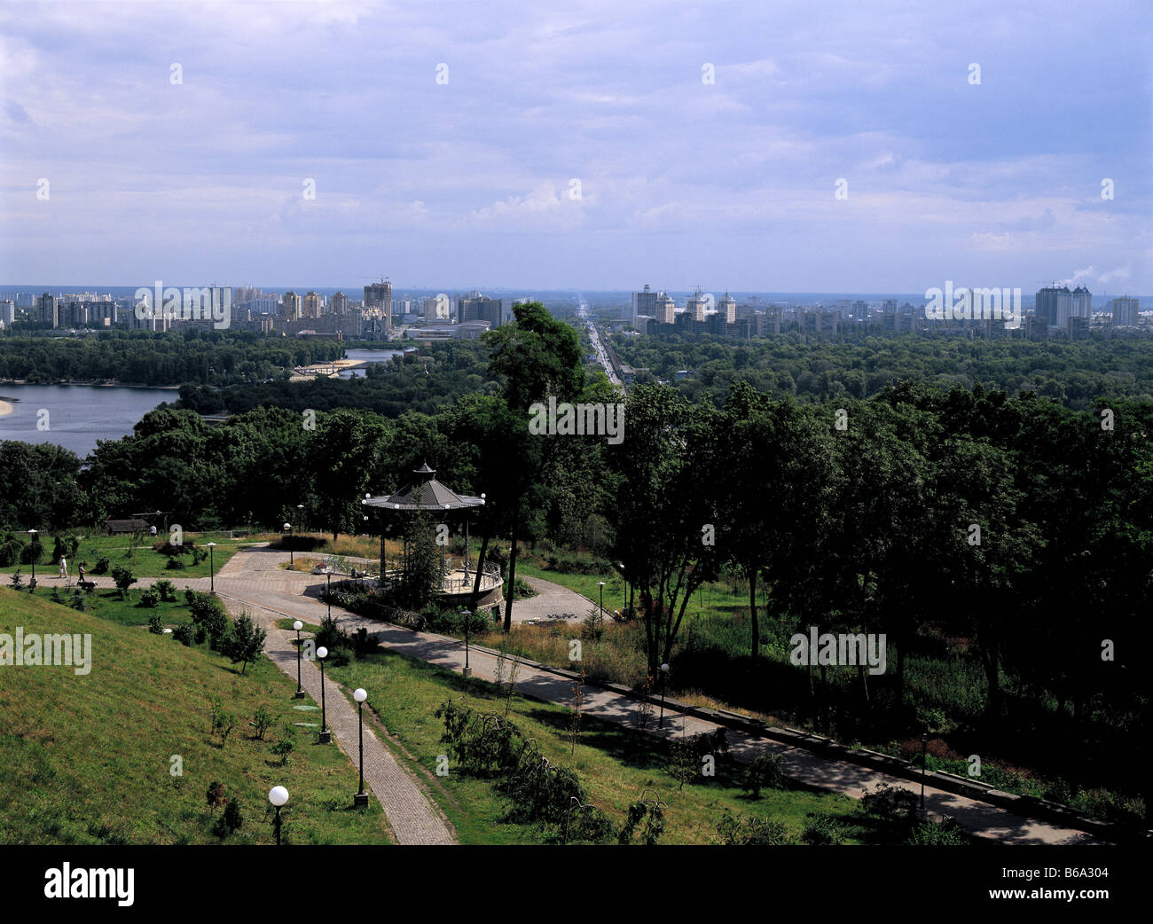 Dnepr-Fluss und die Stadt Vichinoyi Slavy Park Kiew Ukraine Stockfoto