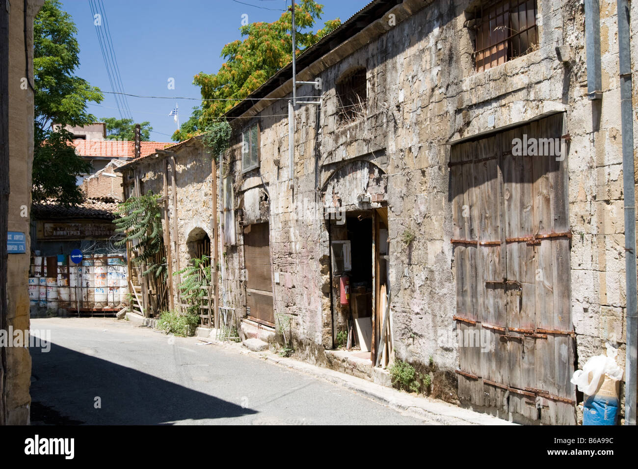 Verlassene Häuser in UN Entmilitarisierung Zone Nikosia Stockfoto