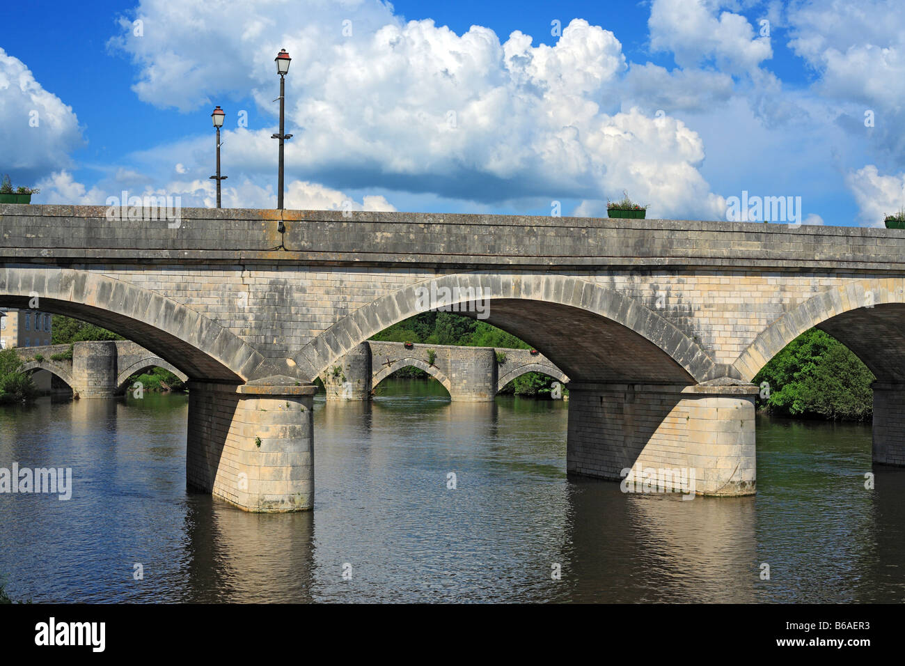 Brücke über die Gartempe, Saint Savin Sur Gartempe, Poitou, Frankreich Stockfoto