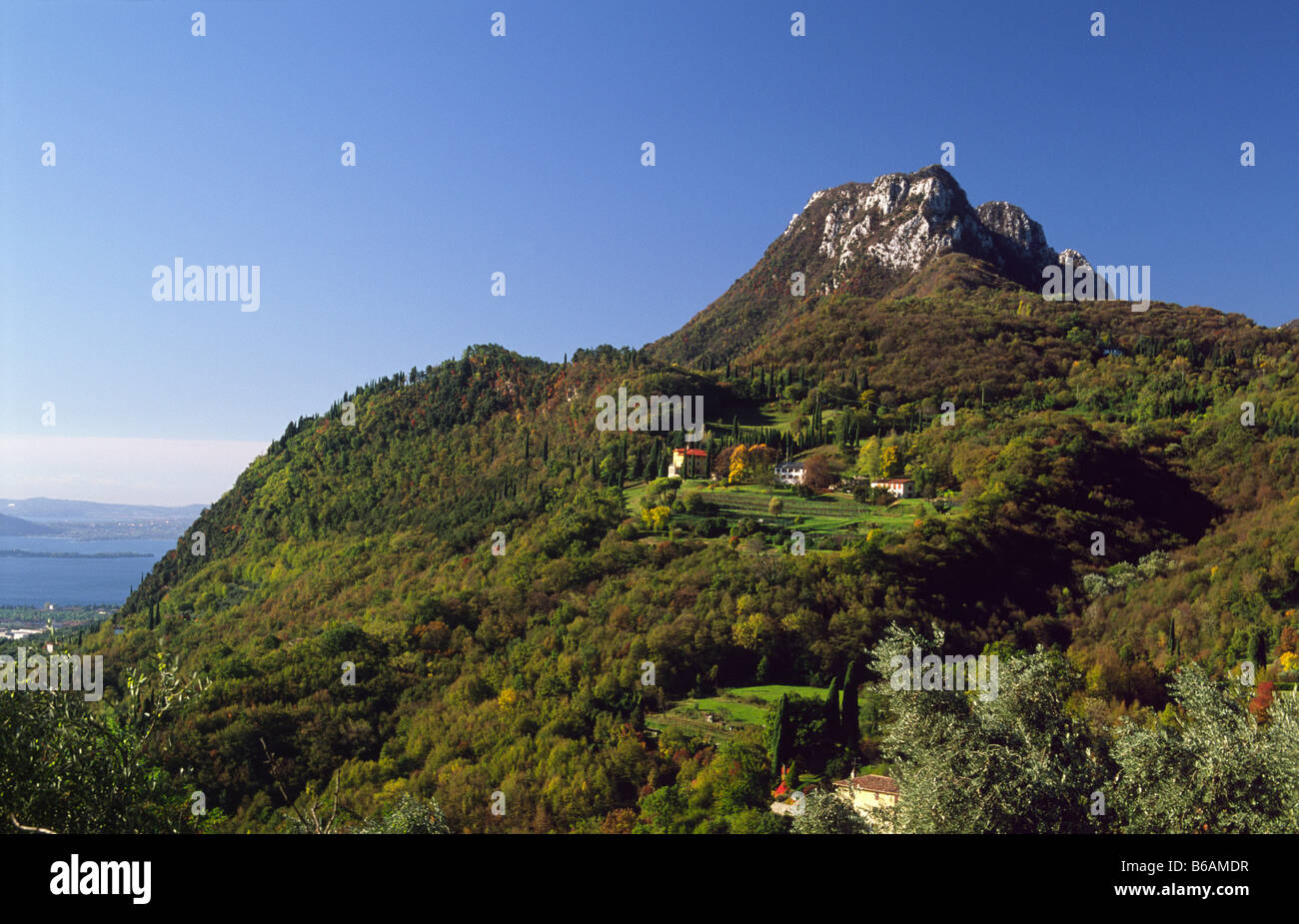 Monte Castello di Gaino in der Nähe von Navazzo, Brescia, Lombardei, Italien. Stockfoto