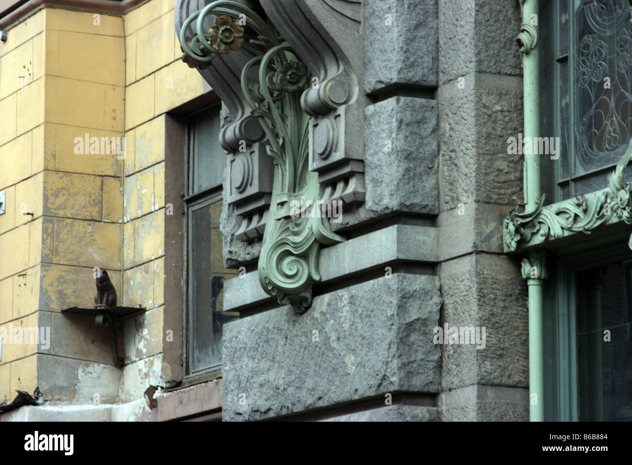 Elissey Katze Skulptur an der Fassade des Elisseeff Emporium, St. Petersburg Stockfoto