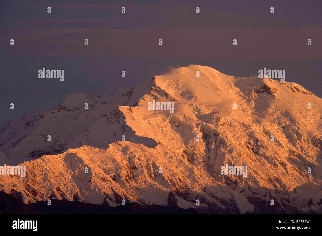 USA Alaska Denali National Park-Gipfel des Mount McKinley bei Sonnenuntergang Stockfoto