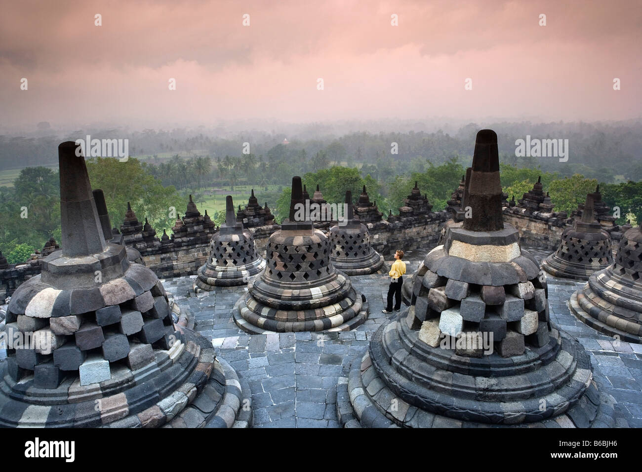 Yogyakarta (Jokjkarta) und Indonesien, Java, Borobudur, buddhistischer Tempel. Stockfoto