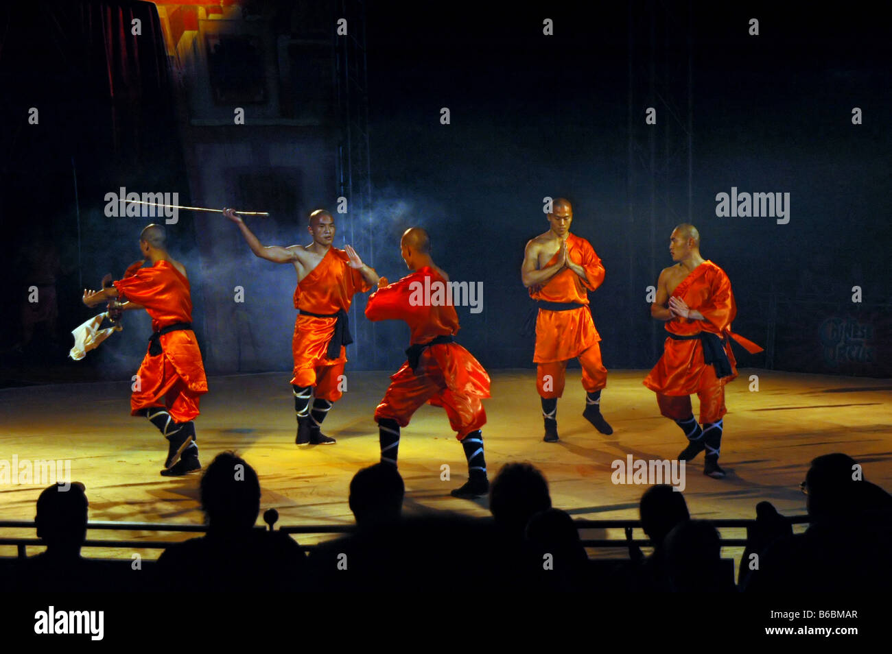 Kung Fu Darsteller von den chinesischen Staatszirkus. Stockfoto