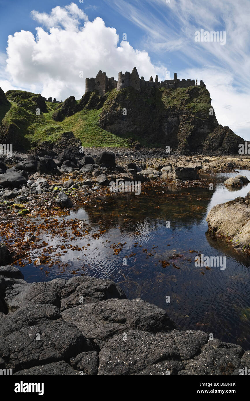 Dunluce Castle an der Küste von North Antrim, Nordirland Stockfoto