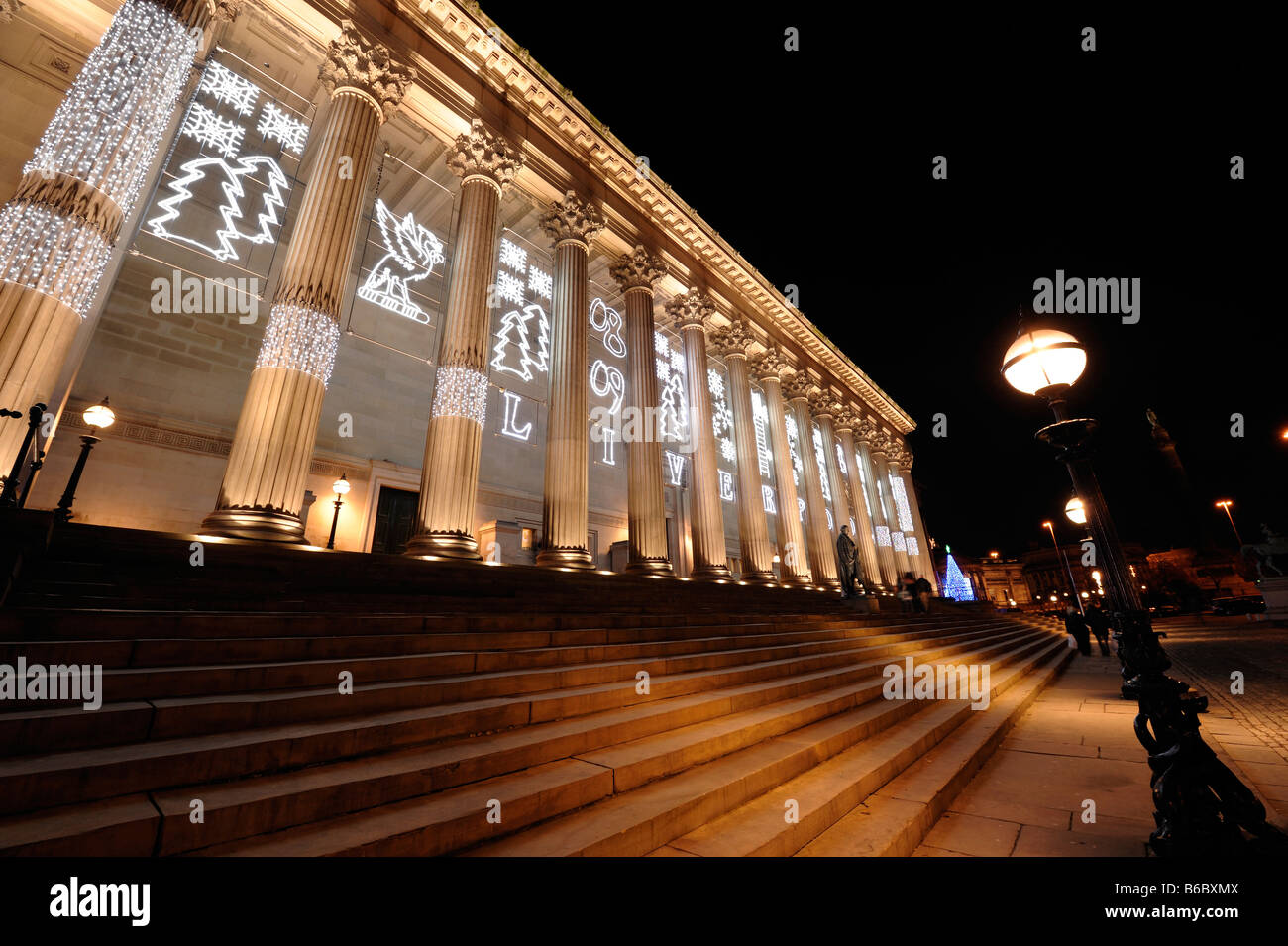 Weihnachtsbeleuchtung auf St Georges Hall Liverpool Stockfoto