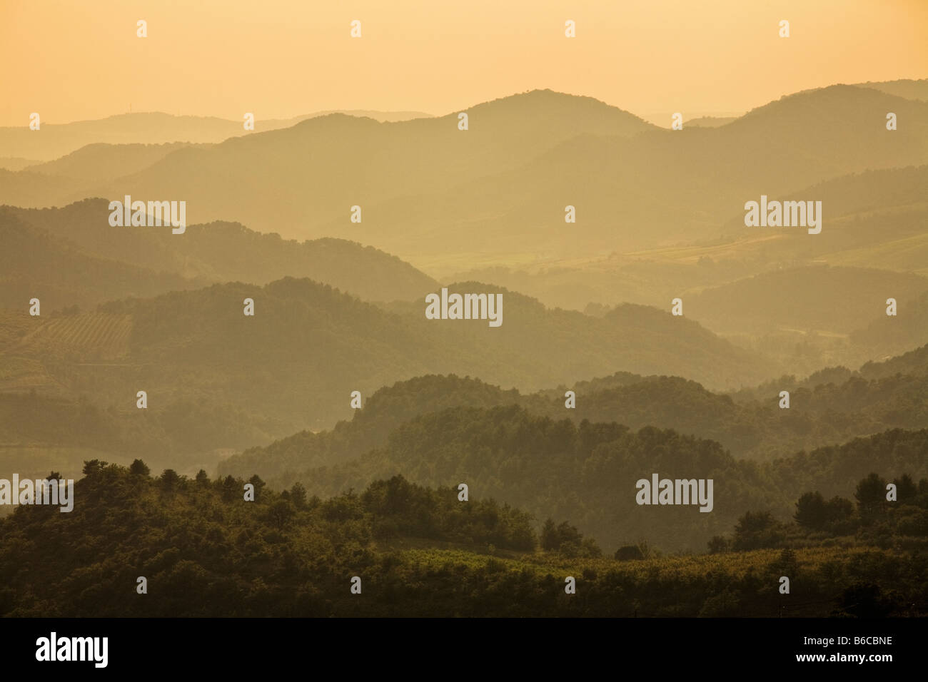 Blick über die Landschaft, La Penne-sur-l'Ouveze, in der Nähe von Buis-les-barronies, Provence, Frankreich Stockfoto