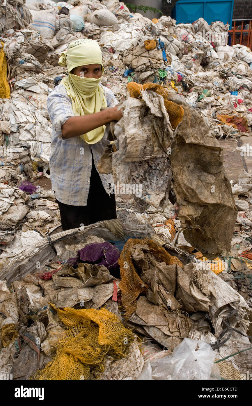 Indonesien Surabaya, Java, Recycling von Kunststoffen in der "modernen Kunststoffindustrie" Stockfoto
