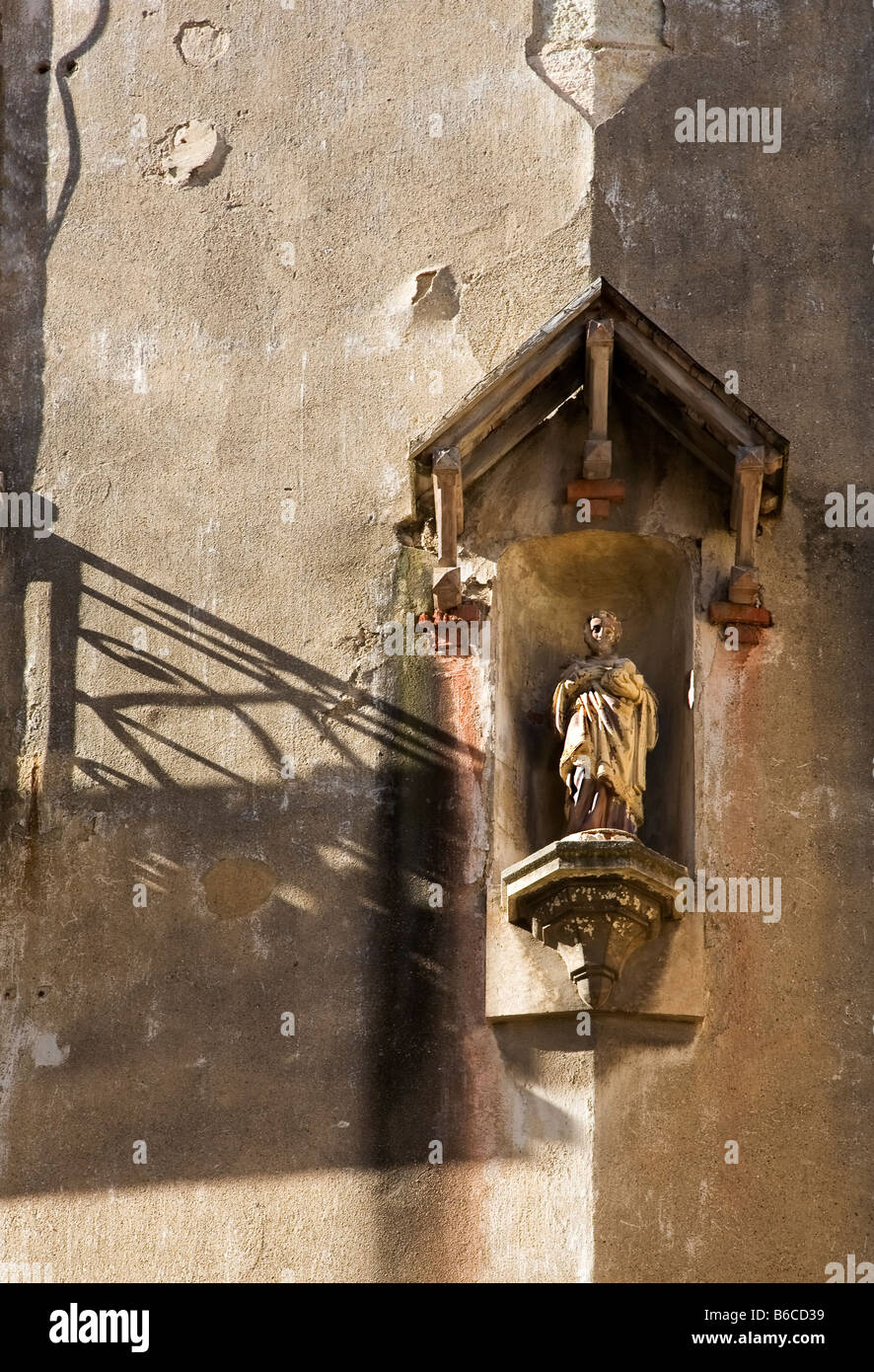 Religiöse Detail in der Nähe von St-Nazaire Cathedral, Bezier, Languedoc-Roussillon, Frankreich Stockfoto