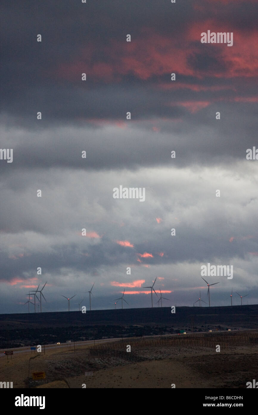 Alternative Wind macht Strom Ökostrom effiziente alternative erneuerbare Energie Erhaltung alternative Energien renewab Stockfoto