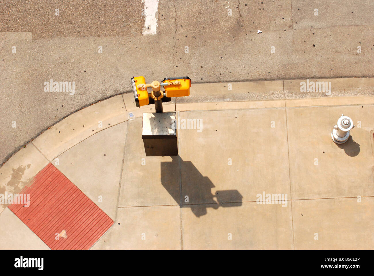 Bremslicht und Hydranten von oben Stockfoto