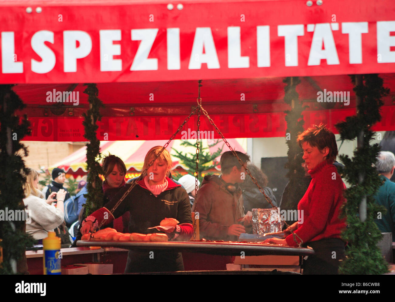 Dublin, Weihnachtsmarkt, Georges Dock, Hot-Dog-Stand Stockfoto