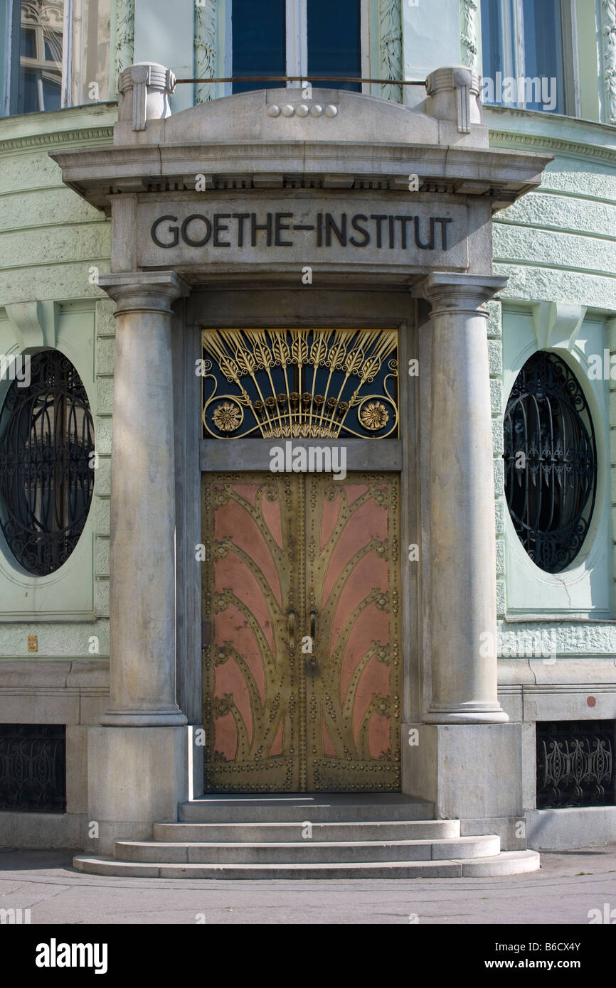 GOETHE-INSTITUT KUNST NOUVEAU FASSADE SMETANA NABREZI STREET ALTSTADT STARE MESTO PRAG TSCHECHISCHE REPUBLIK Stockfoto