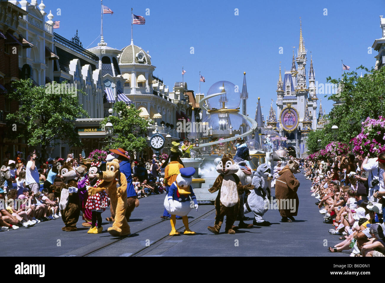 Publikum betrachten Parade Festival, Walt Disney World, Orlando, Florida, USA Stockfoto