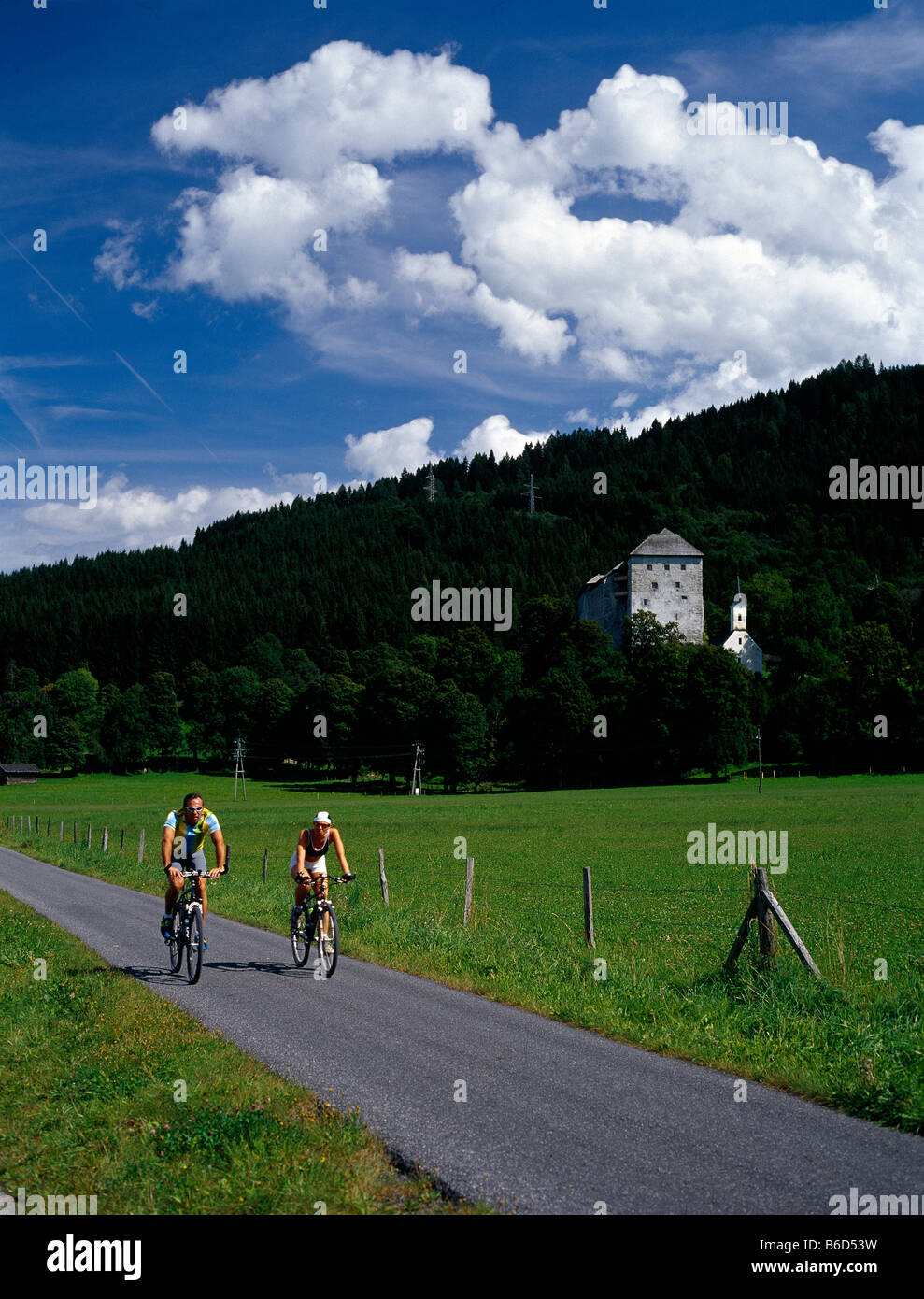 Kaprun, Radweg, Tag Stockfoto