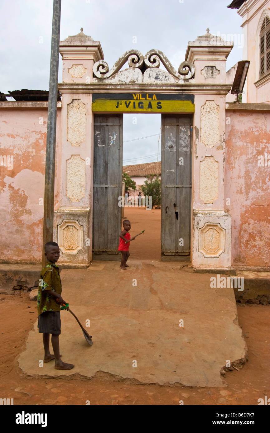 Architektur der Kolonialzeit in Abomey, Benin. Stockfoto