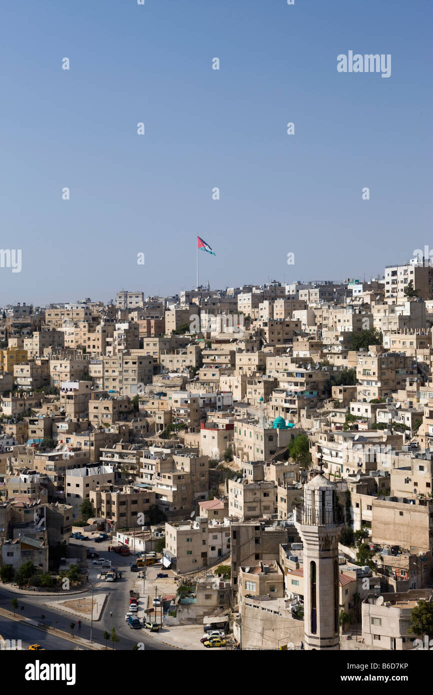 RIESIGE JORDANISCHE FLAGGE SKYLINE VON DOWNTOWN AMMAN JORDANIEN Stockfoto