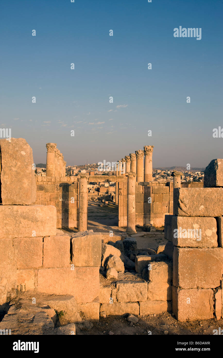 STONE SPALTEN KIRCHE SAINT THEODORE RUINEN JERASH JORDAN Stockfoto